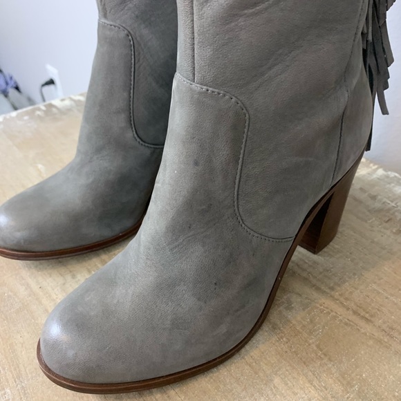 Gianni Bini Back Drop Fringe Suede Tall Boots 6 - Picture 5 of 5